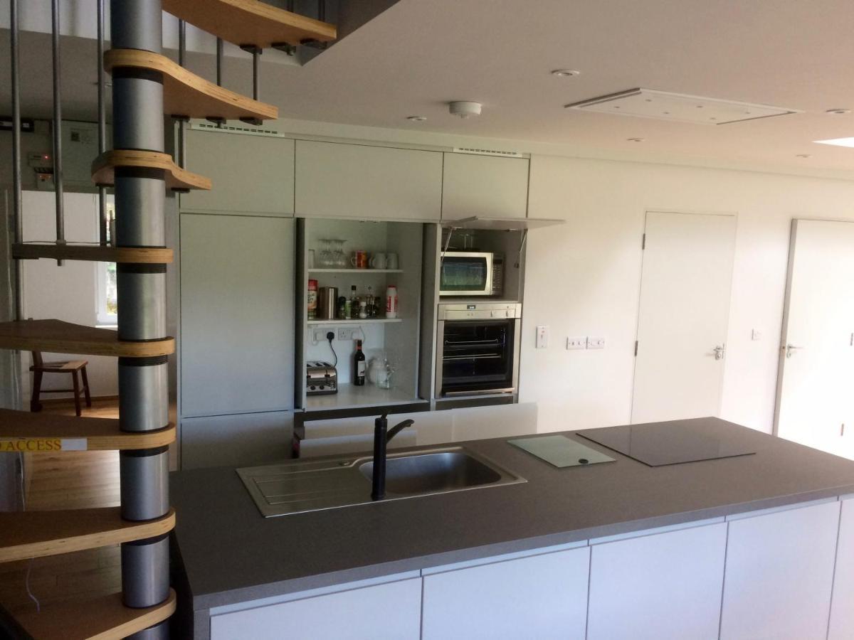 Spacious Contemporary Chalet Type Apartment. Голвей Екстер'єр фото